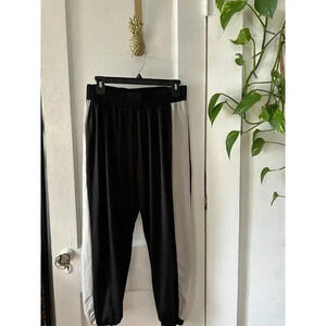 BDG Women’s size large black casual pants